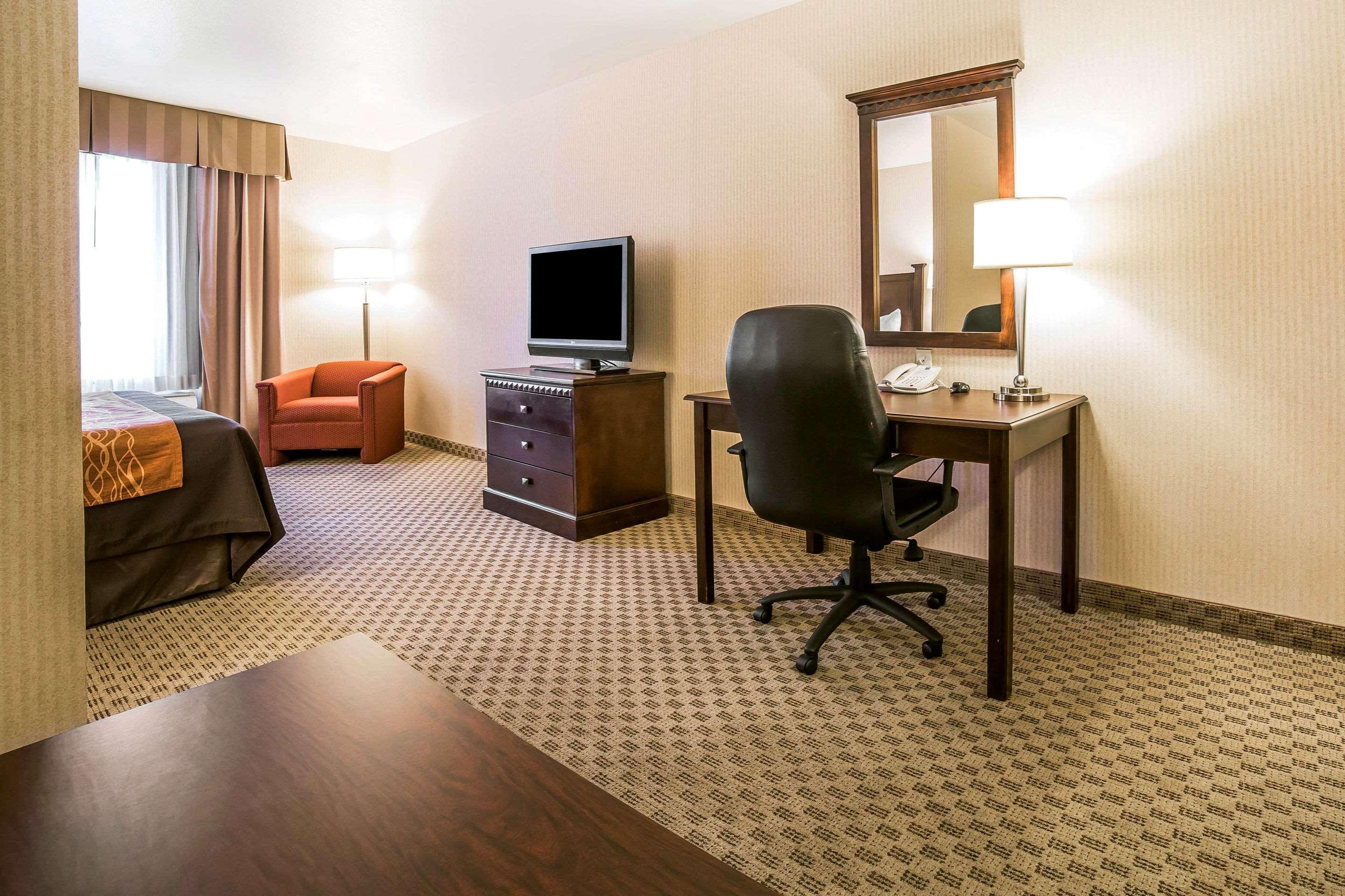 Comfort Inn & Suites Henderson - Las Vegas Exterior photo