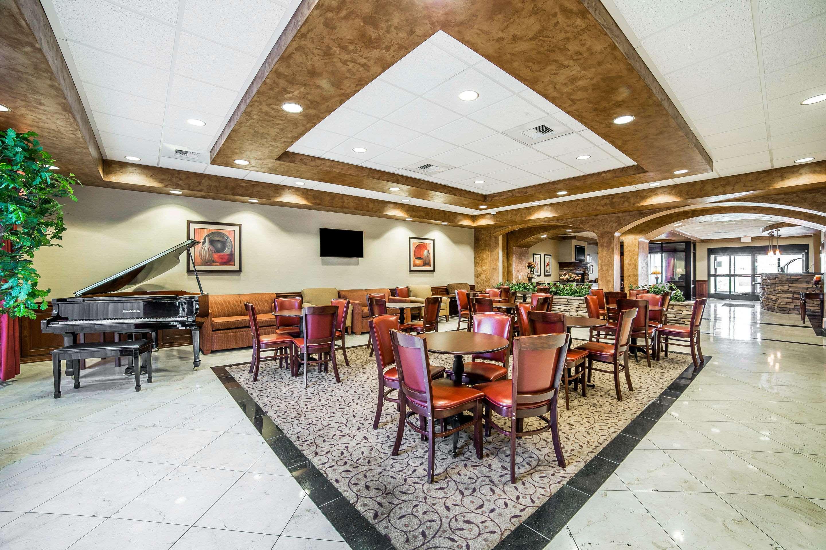 Comfort Inn & Suites Henderson - Las Vegas Exterior photo